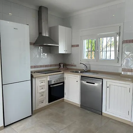 Zahara Apartment *